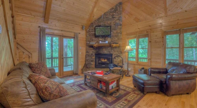 Sweet Seclusion by Escape to Blue Ridge, Book Hotel Hoteller i Morganton med parkering, Parkering
