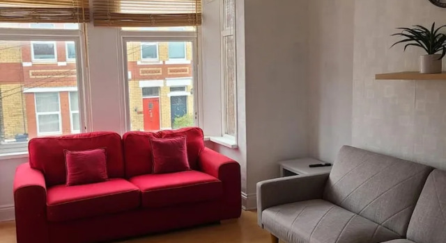Апартаменты 2 Bed Flat - Sleeps 3 - Parking - Wifi