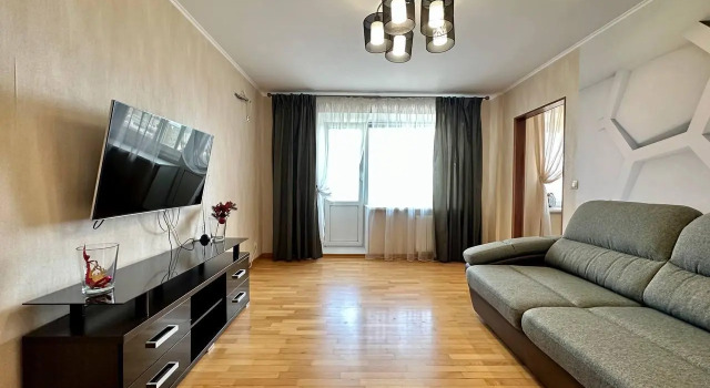 EasyRent on 72a Aerodromnaya Street, Prenota Appartamento Samara 