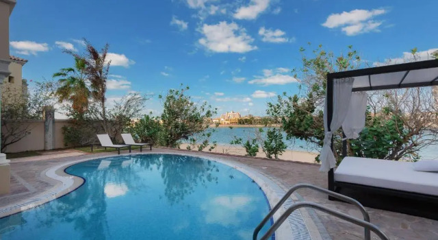 Вилла Maison Privee - Palm Jumeirah Beach Front XL Villa w/Prvt Pool