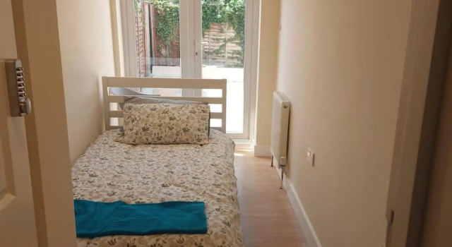 Spacious Single Room