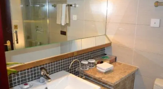Jiannanchun Hotel, Rezerwuj Hotel Hotele w Deyang z parkingiem, Parking