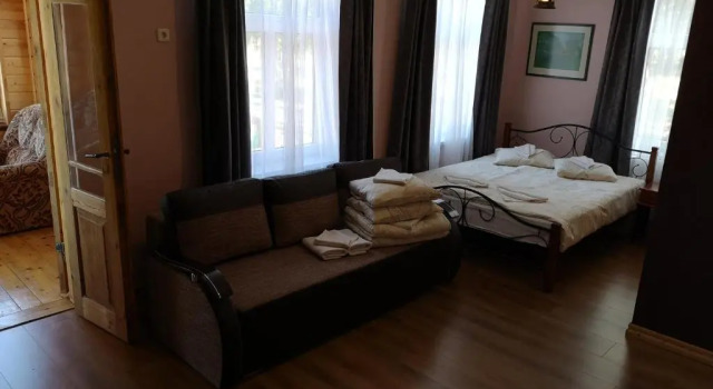 Четырёхместный номер Standard с балконом Villa Victoria
