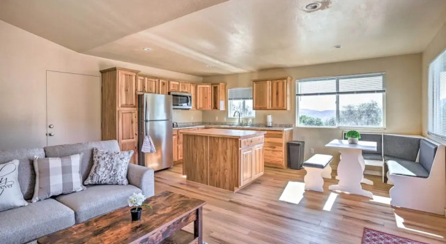 Коттедж Comfy Oakhurst Duplex Near Hiking & Sightseeing!