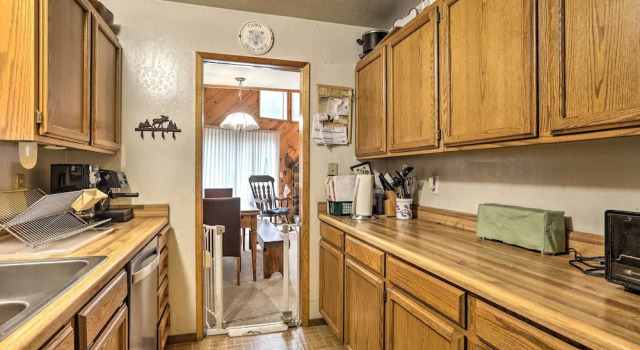 Коттедж Truckee Winter Escape 6 Mi to Ski Slopes!