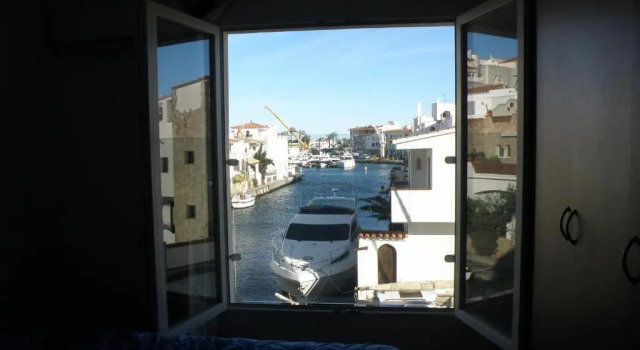 Waterside Apartment - Two Bedroom, Забронировать Апартаменты/квартира Апартаменты Кастельон-де-Ампуриас, Апартаменты/квартира