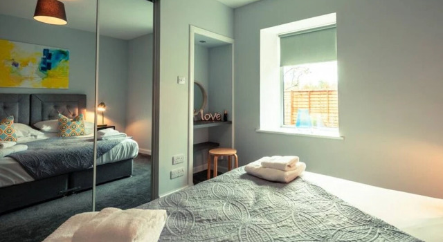 Kellas Cottage - Newly Refurbished 2 Bed Cottage w Private Parking, Забронировать Дом для отпуска Отели Ангус с парковкой, Парковка