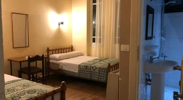 Двухместный номер Standard с балконом Tulip Hotel