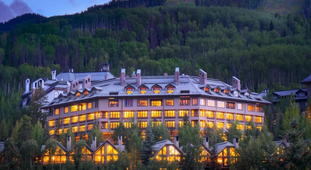 Luxe Pines Lodge Townhome Sleeps 10 4 Bedroom Townhouse by RedAwning, Забронировать Отель Отели Бивер-Крик 4 звезды, рядом с Центр исполнительских видов искусства Vilar, 4*