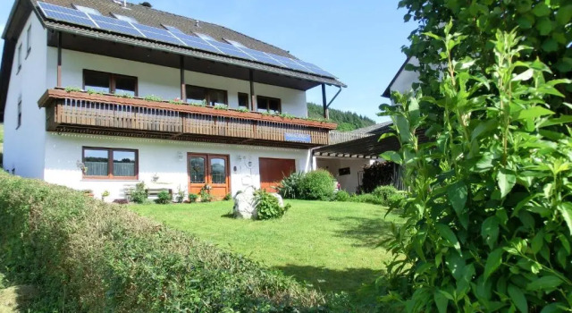 Weingut Hirschen Enkircherweg, Забронировать Апартаменты/квартира Энкирх Хунсрюк