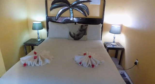 Jump Street Chalets, Reserva ahora Chalet de montaña Hoteles en Maun con desayuno, Desayunos
