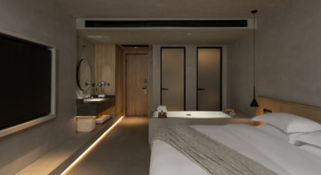 Двухместный номер Standard с балконом и с видом на внутренний двор Huangguoshu Duobei Yunshe Hotel