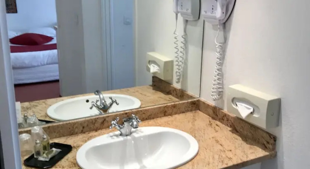 Номер Superior с видом на сад Avignon Grand Hotel