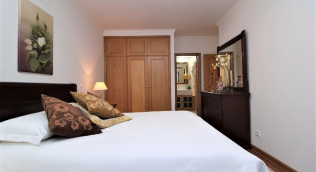 Lido Apartment Excellant Location, Rezerwuj Apartament Hotele w Funchal z parkingiem, Parking