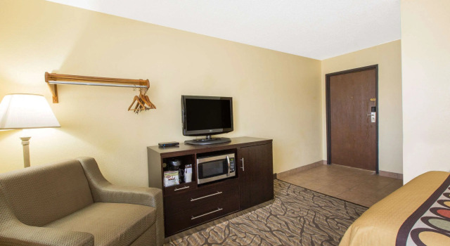Super 8 by Wyndham Nampa