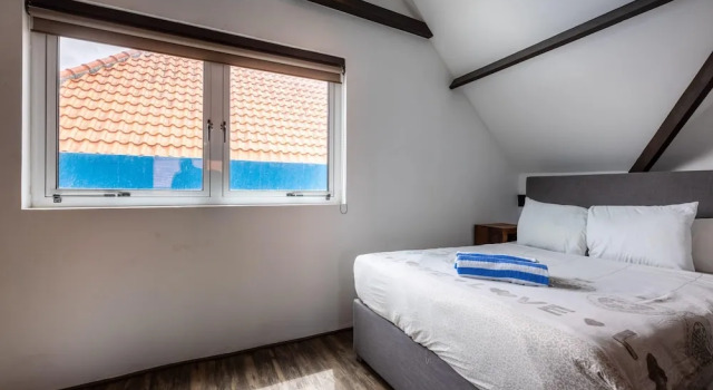 Charming Harbour Home at Historic Handelskade, Book Lejlighed Willemstad Curaçao, nær Queen Emma Bridge