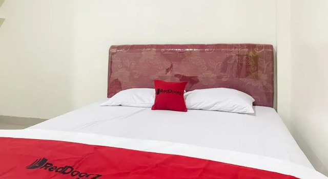 Номер Standard RedDoorz Syariah At Lampung Walk
