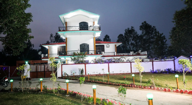 OYO 23514 Corbett Farm Homestay, Rezerwuj Pobyt na farmie Hotele w Uttarakhand z basenem, Basen
