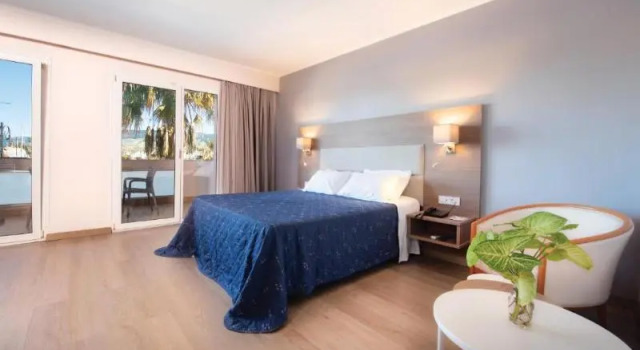 Семейный номер Standard с балконом и с видом на сад Lambi Resort