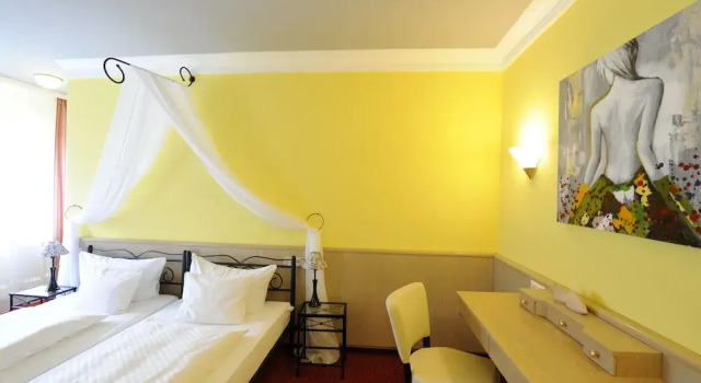 Полулюкс Hotel Ambiente