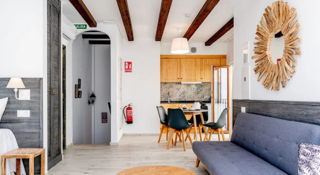 Люкс Deluxe с балконом Casa Del Patio - Boutique Apartments