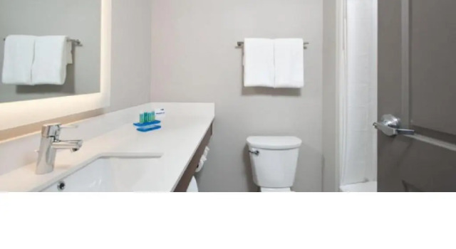 Четырёхместный номер Standard Holiday Inn Express Quantico - Stafford by IHG