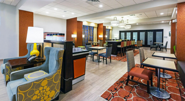 Hampton Inn Marion, Varaa Hotelli Marion 