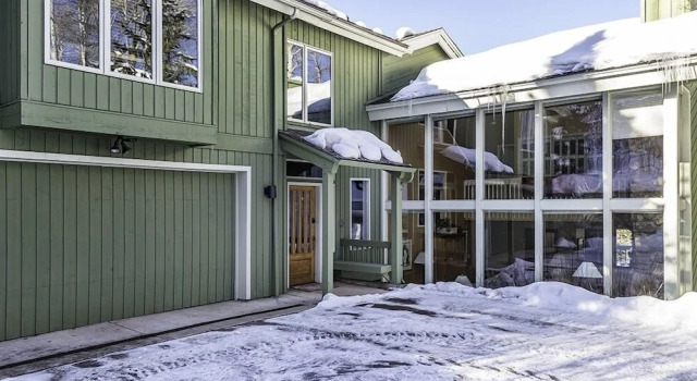 Snowmass Home with Hot Tub, Decks & Mountain Views - 921 by RedAwning, Buchen Sie Ferienhaus Villen in Aspen-Snowmass, Villa