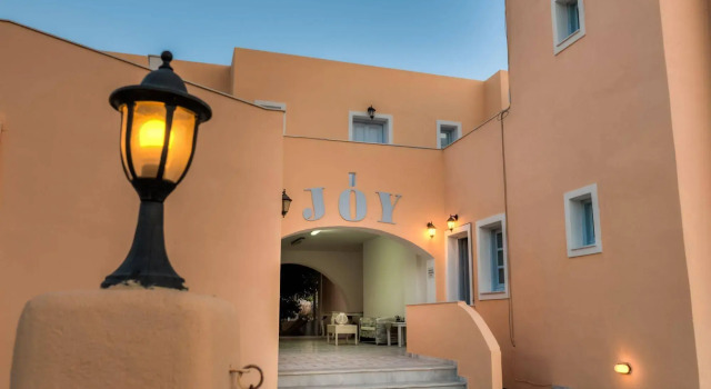 Joy Beach Ηotel, Забронировать Отель Периволос Санторини