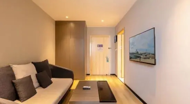 Люкс Business Vatica Hotel (Weihai Huancui Liugong Island Wharf Qingdao North Road)