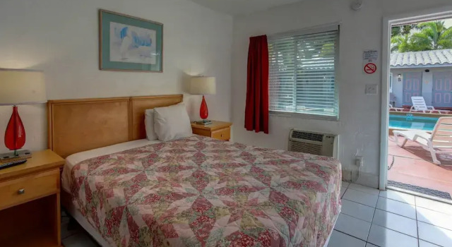 Двухместный номер Standard с видом на бассейн Green Seas Motel