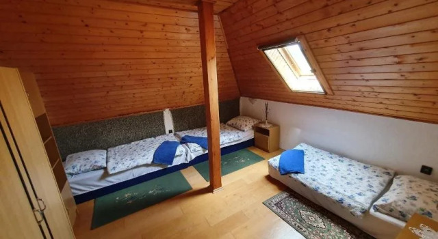 Kondor Vendégház, Забронировать Отель Бадачоньтомай Бадачонь, рядом с Szegedy Roza House Literature Museum