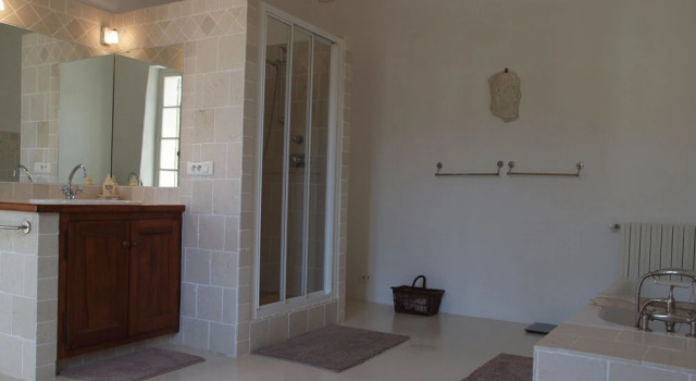 Enticing Villa With Private Swimming Pool in Oppede, Book Villa Sommerhuse i Luberon, Hytte