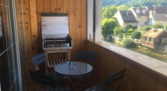 Апартаменты Appartement Le Chalet Balcon sur la rivière