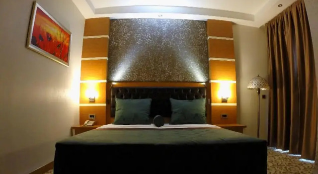Номер Standard с балконом Malahit Exclusive City Hotel