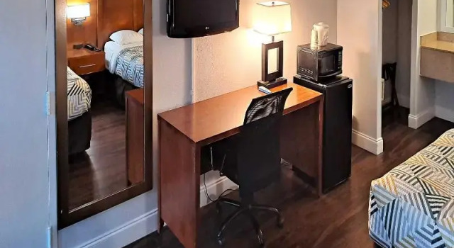 Четырёхместный люкс Suites Catonsville MD Baltimore West