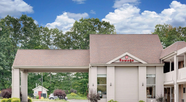 Ramada by Wyndham Cleveland Airport West, Buchen Sie Hotel SPA-Hotels in Fairview Park, SPA