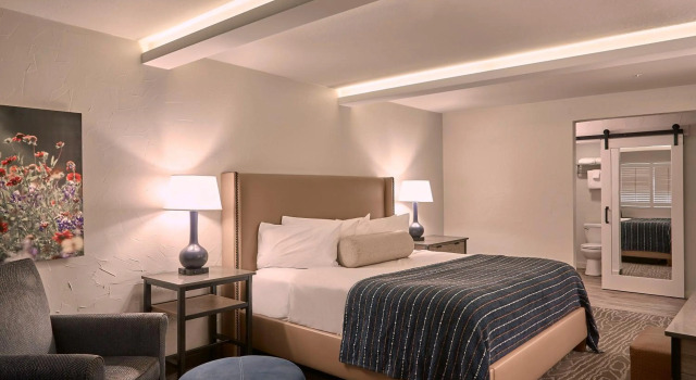 Fredericksburg Inn & Suites