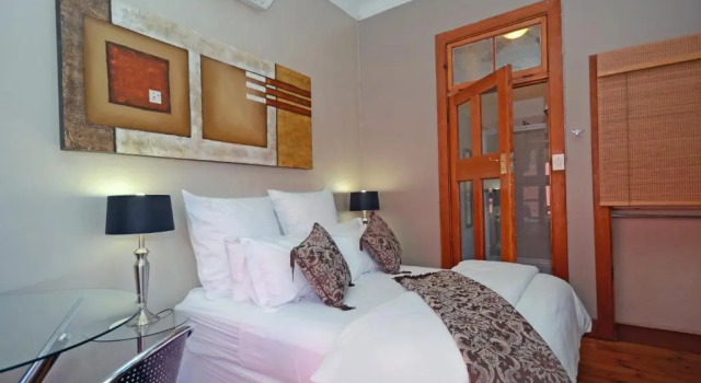 Номер Economy Saffron Guest House