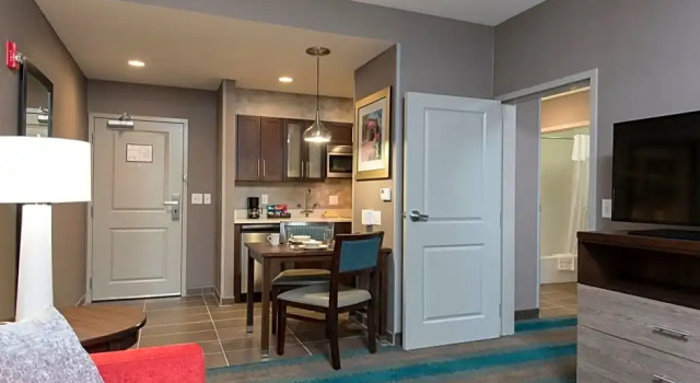 Четырёхместный люкс c 1 комнатой Homewood Suites by Hilton Cleveland/Sheffield