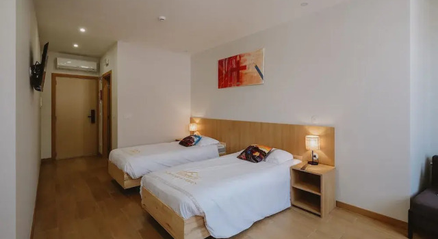 888 Hostel&Suites, Забронировать Отель «постель и завтрак» Каркежиду Авейру