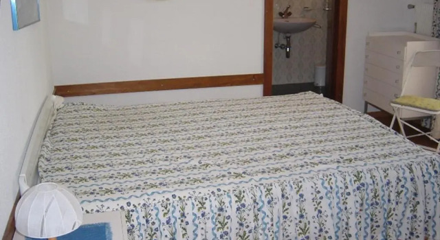 Apartment Mesnil, Prenota Appartamento Hotel a Canton Vallese con parcheggio, Parcheggio