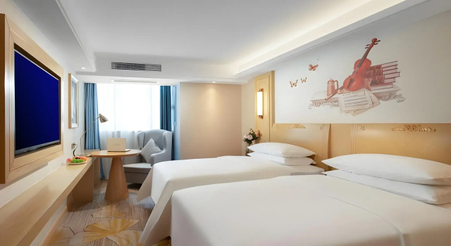 Vienna Hotel Chongqing Lijiatuo Pedestrian Street, Book Hotel Hoteller i Chongqing med parkering, Parkering