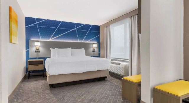 Люкс Standard Comfort Inn & Suites