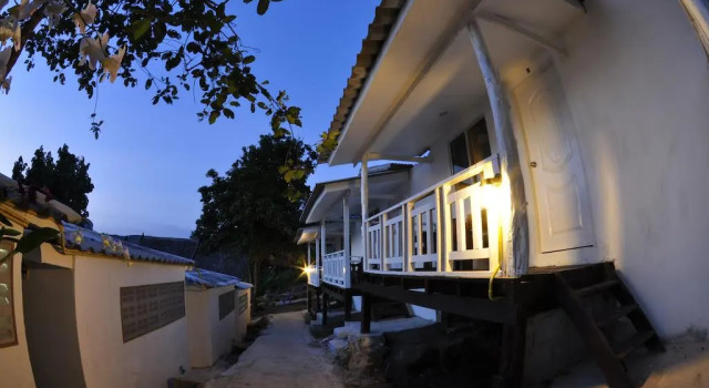 Phi Phi Cozy Seafront Resort