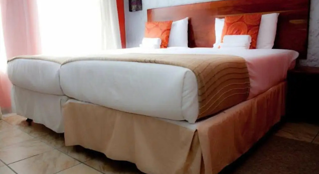 Rivernest Boutique Cottages, Rezervovat Boutique Hotel Hotely v Maun s parkováním, Parkování