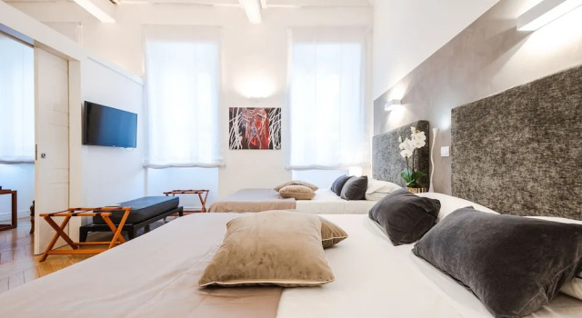 Четырёхместный люкс Luxury EBL LUXURY HOME