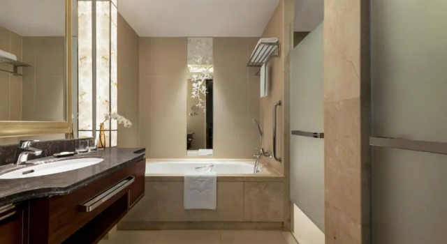 Двухместный номер Deluxe Shangri-La Hefei