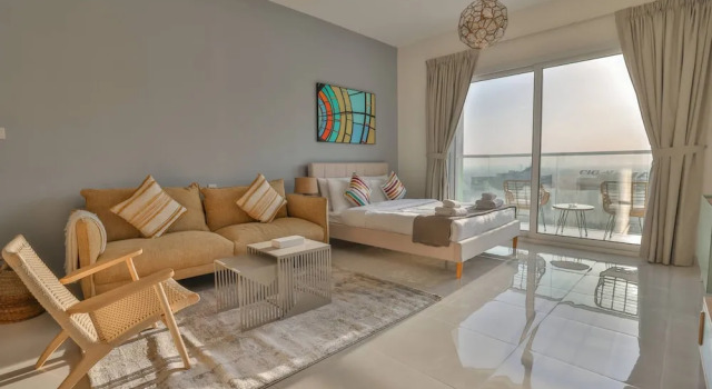 Апартаменты с балконом и с видом на город Stunning Studio near Downtown Dubai