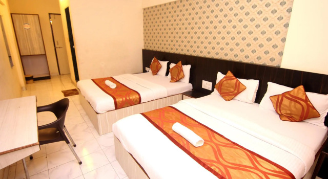 Четырёхместный номер Standard Hotel Kurla Residency